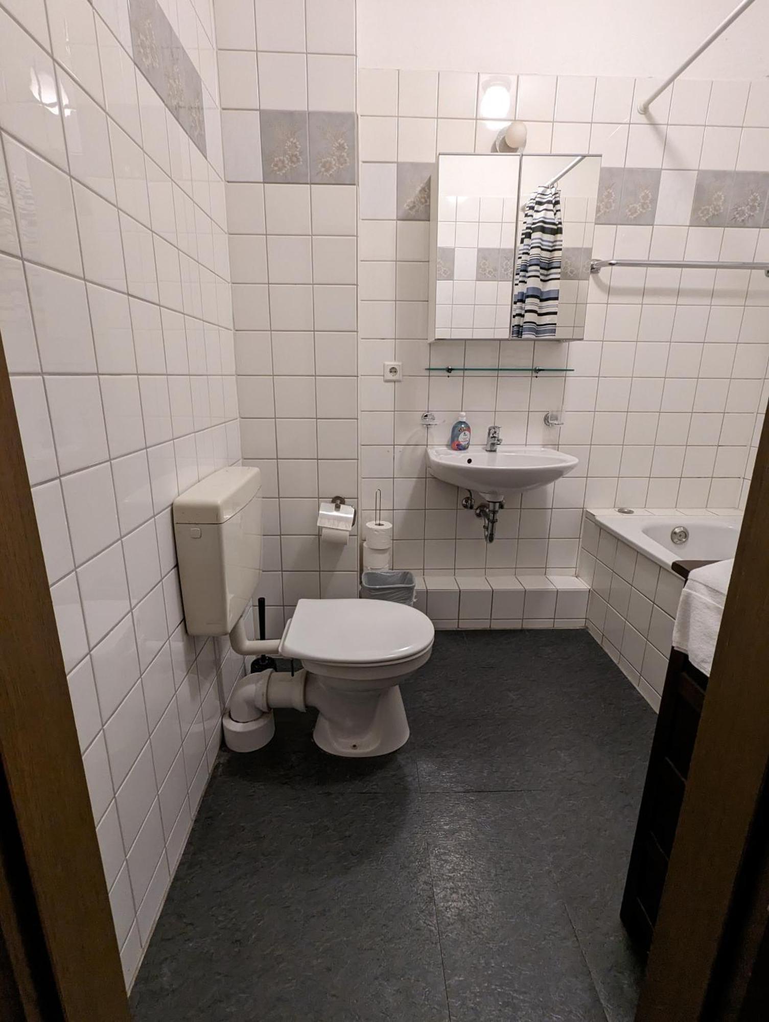 Apartment Im Luisenviertel - Gruen วุปปาทัล ภายนอก รูปภาพ
